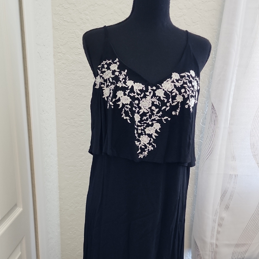 Black Maxi Dress with Floral Detail - Picture 11 of 17